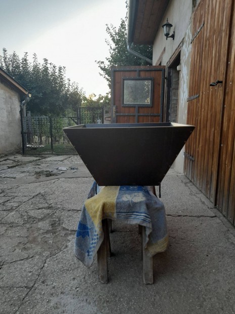 Sz�l�dar�l� garat