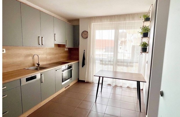 Szombathely, els� emeleti 50 nm-es lak�s