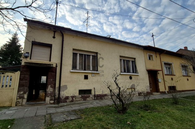 Szombathelyen  3 szob�s h�z elad�! K�zel a belv�roshoz!