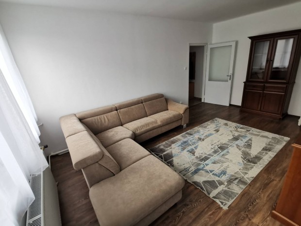 Szombathelyen a Domusn�l k�tszob�s lak�s kiad�