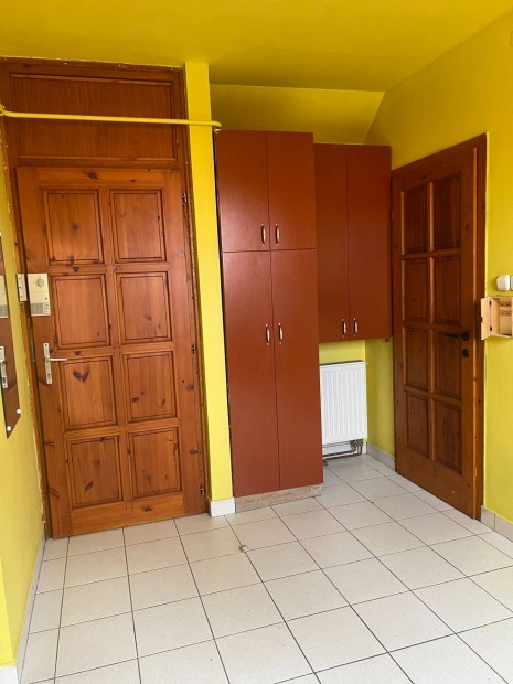 Szombathelyen j� �llapot�, 2 szob�s, II. emeleti lak�s elad�