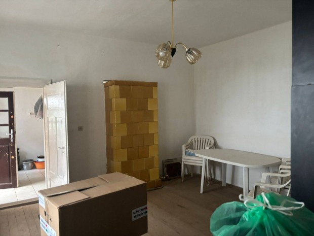 Szombathelyen sorh�zi lak�s olcs�n elad�