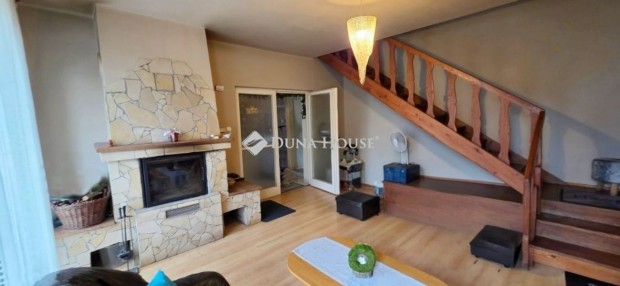 Szombathelyi 198 nm-es h�z elad�