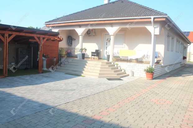 Szombathelyi 226 nm-es h�z elad�