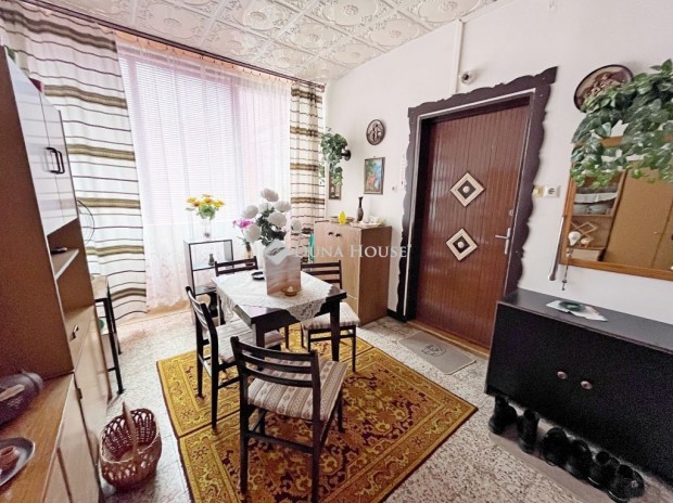 Szombathelyi 64 nm-es lak�s elad�