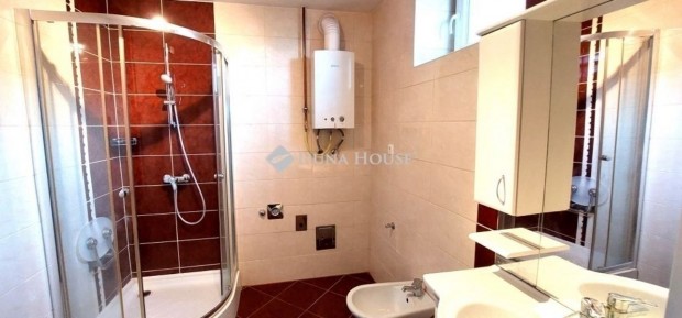 Szombathelyi 71 nm-es lak�s elad�