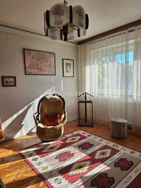 Szombathelyi 76 nm-es lak�s elad�