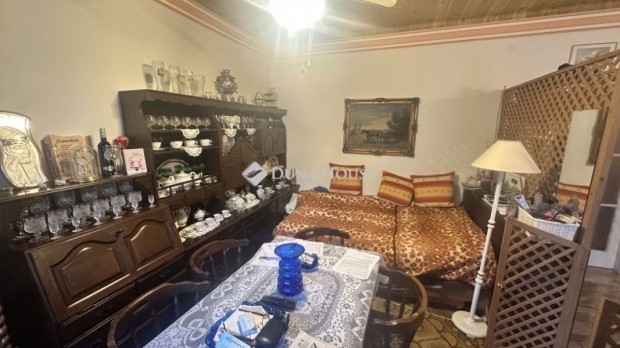 Szombathelyi elad� 104 nm-es h�z