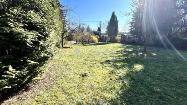 Szombathelyi elad� 1085 nm-es telek