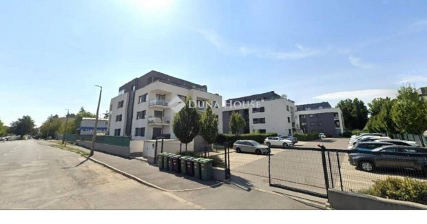 Szombathelyi elad� 188 nm-es t�rol� #5158083