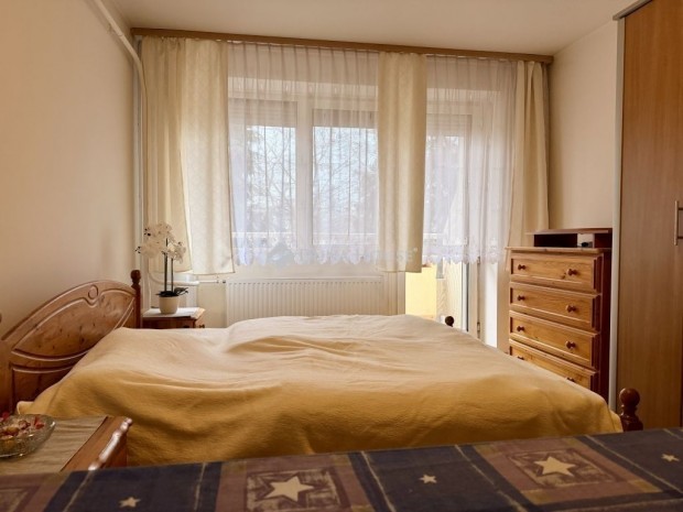 Szombathelyi elad� 30 nm-es lak�s