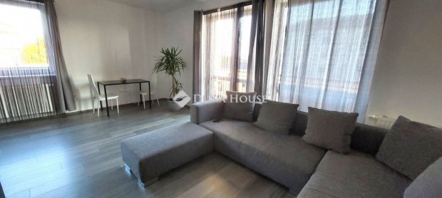 Szombathelyi elad� 34 nm-es lak�s