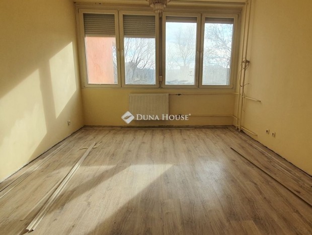 Szombathelyi elad� 51 nm-es lak�s