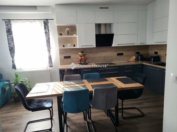 Szombathelyi elad� 68 nm-es lak�s