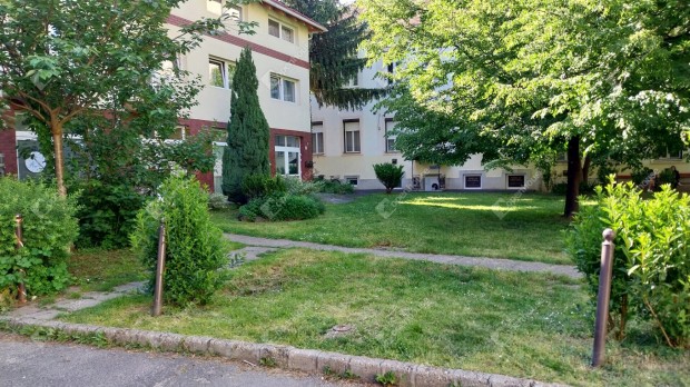 Szombathelyi elad� 70 nm-es lak�s