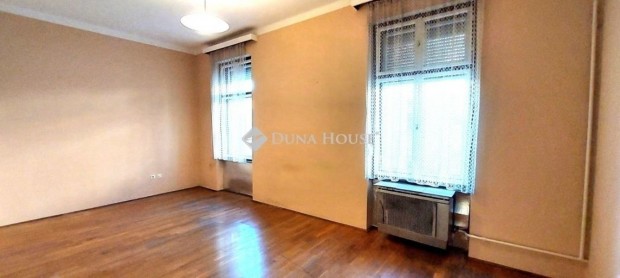 Szombathelyi elad� 71 nm-es lak�s