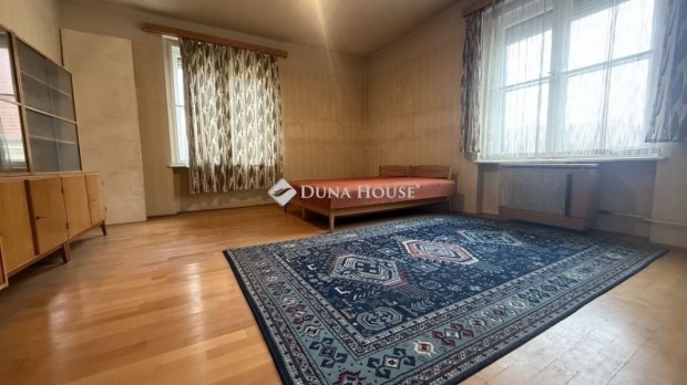 Szombathelyi elad� 78 nm-es lak�s