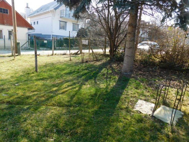 Szombathelyt�l 5 percre, Toronyban, sz�p �p�t�si telek elad�