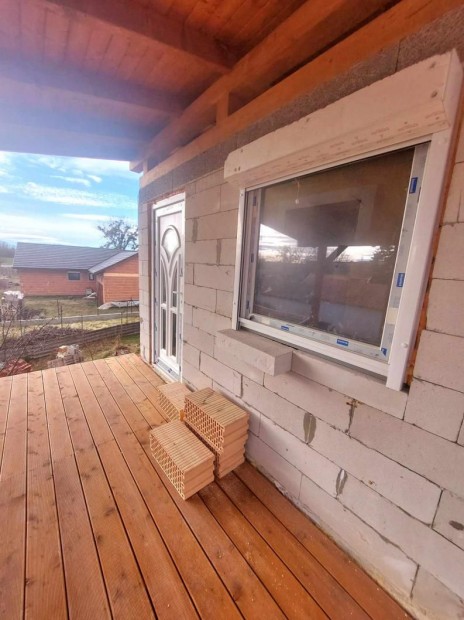 Szom�d, 6 szob�s  csal�di h�z elad�