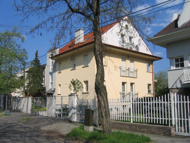 Szomol�ny utcai lak�s kiad�