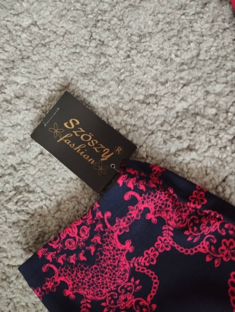 Szöszy fashion márkájú piros fekete mintás ruha