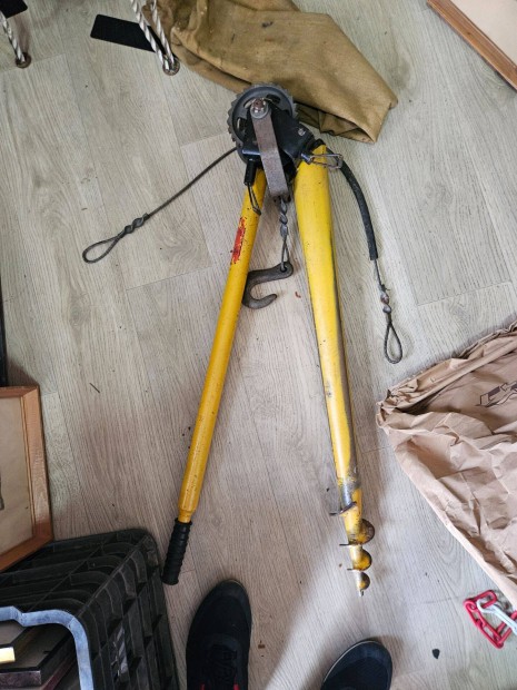 Szputyik mrkj mobil, szabadtri, drtkteles, nagyon ers feszt