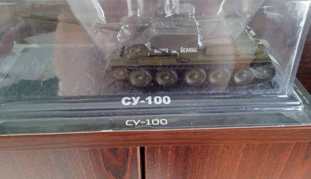 Szu 100 "Tanki dea" tank kisauto modell 1/43 Elad