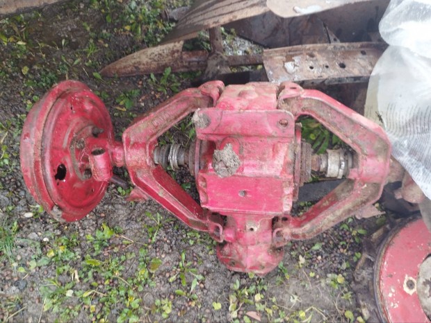 Sz�k�tett h�ts� h�d Skoda 