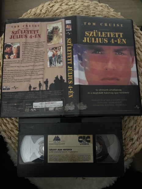 Szletett jlius 4-n vhs m