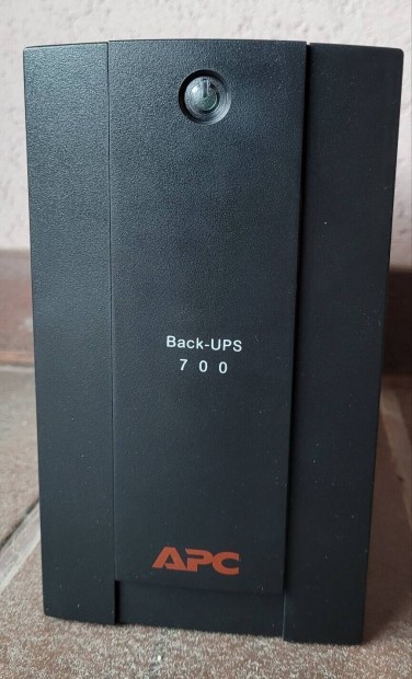 Sznetmentes tpegysg APC back-ups 700