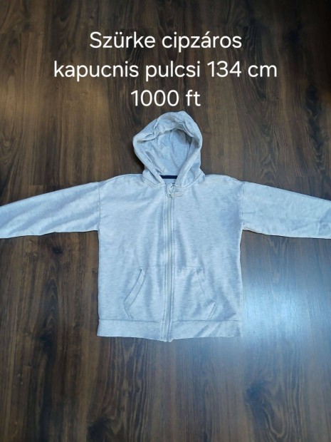 Szrke cipzros kapucnis pulcsi 134 cm