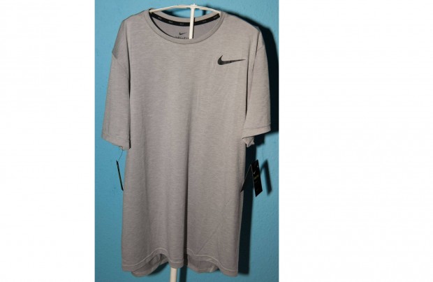 Szrke eredeti Nike j cmks fitness edz pl (L)