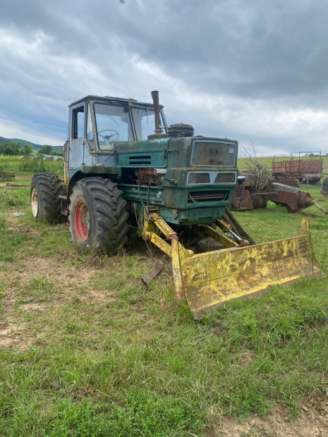 T150 traktor