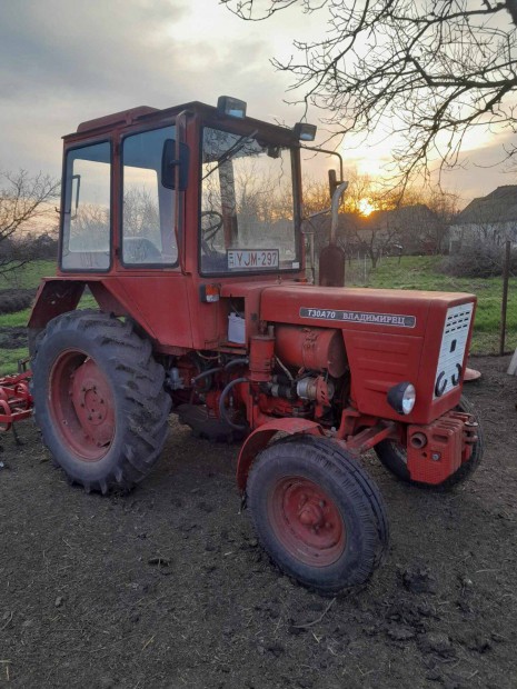 T25 T30A70 traktor