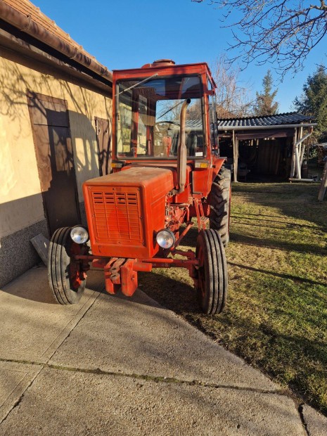 T25 kis traktor