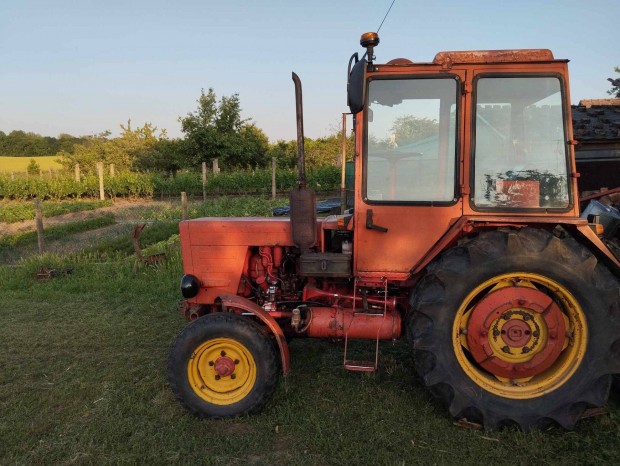 T25 kistraktor traktor 7 darab extrával