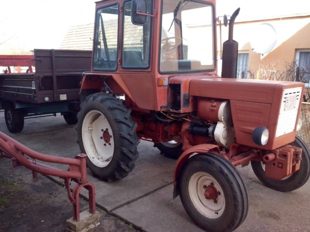 T25 traktor és munkagépek