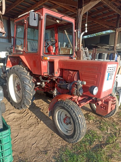 T25 traktor friss mszakival