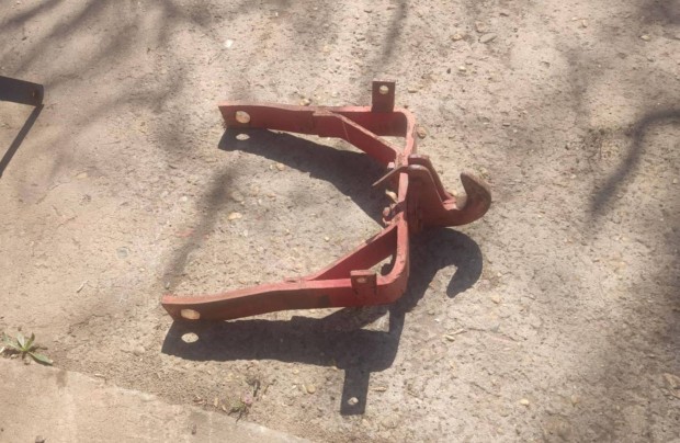 T25 traktor hashúzó