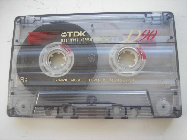 TDK D 90 retro audio kazetta , kifogstalan llapotban