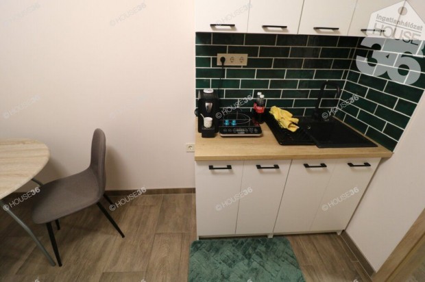 TELJES M�RT�KBEN FEL�J�TOTT NYARAL� ELAD�!