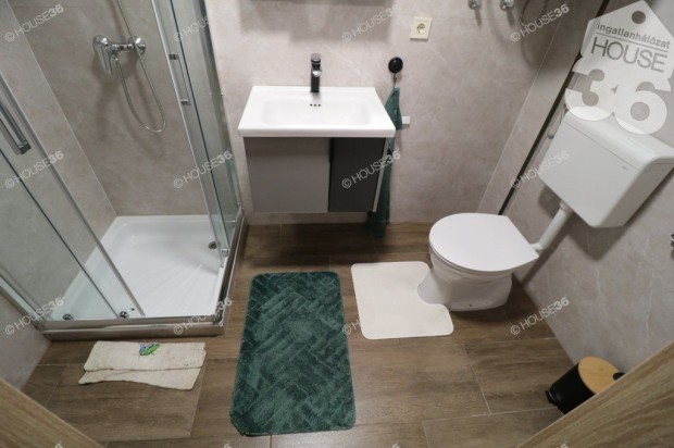 TELJES M�RT�KBEN FEL�J�TOTT NYARAL� ELAD�!