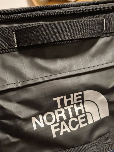 TNF The North Face Base Camp Box M utaztska (jszer llapot)