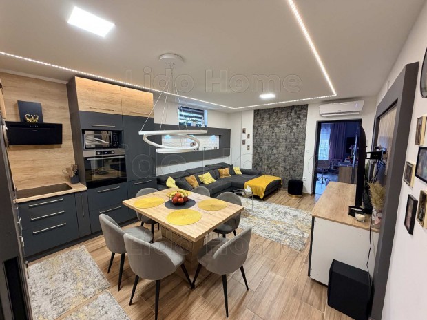 TOPON�RI v�rosr�szben nappali + 3 szob�s csal�di h�z ELAD�!