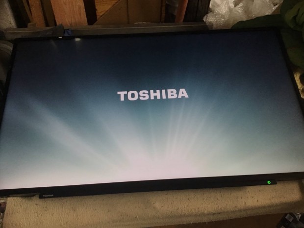 TOSHIBA 4K UHD 55" 139cm TV