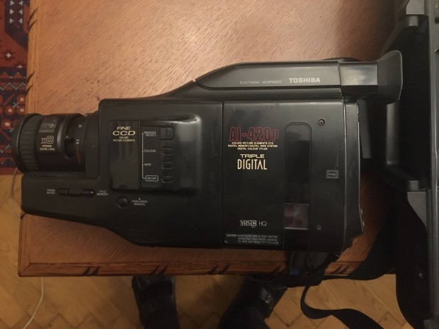 TOSHIBA video camera , komplett gyari brndben !