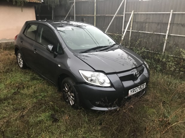 TOYOTA AURIS D4D JOBB K, MANUAL elad