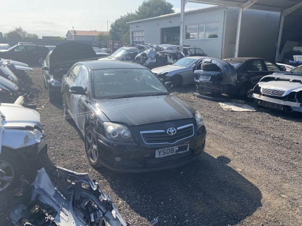 TOYOTA AVENSIS 2,2D JOBB K, MANUAL elad