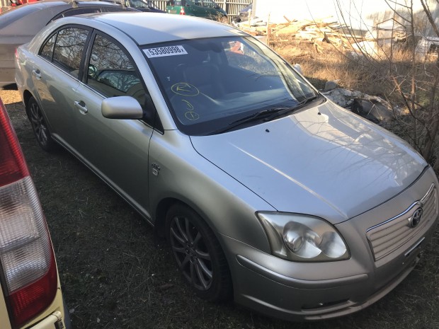 TOYOTA AVENSIS D4D JOBB K, MANUAL elad