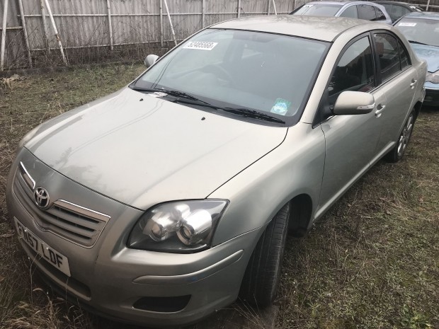 TOYOTA AVENSIS D4D SEDAN JOBB K, MANUAL elad
